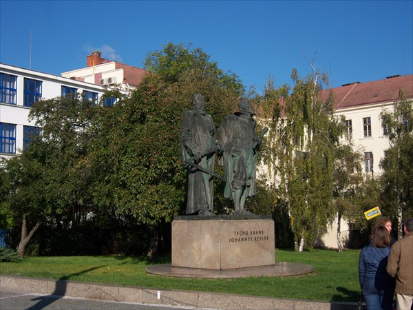 Памятник Тихо Браге и Иоганну Кеплеру